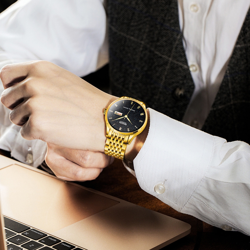 一個(gè)扇子形狀的手表品牌,一個(gè)扇形的標(biāo)記是什么牌子的手表